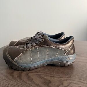 KEEN -‎ WOMENS PRESIDIO CASUAL SHOES SIZE 6